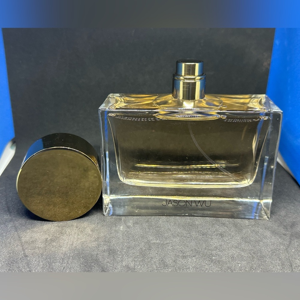 Jason Wu Eau de Parfum 3oz. ✨lightly sprayed no
Box✨